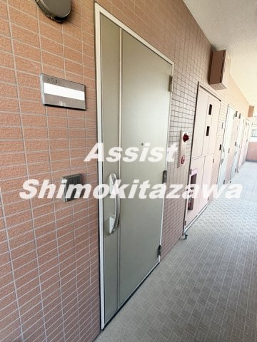 アドラステア の玄関