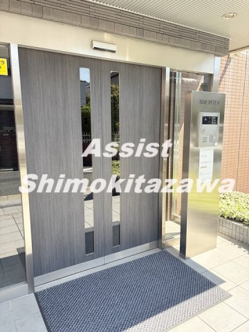 アドラステア のエントランス