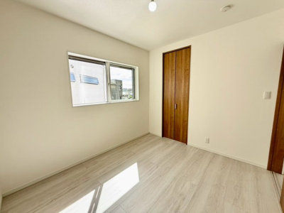 【洋室】 | 毛穴町　中古一戸建 | イオンスタイルおおとりまで徒歩１６分！毎日のお買い物に便利ですね♪