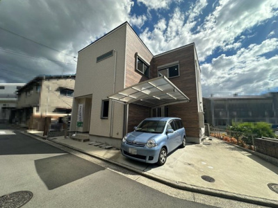 【前面道路含む現地写真】 | 毛穴町　中古一戸建 | 前面道路含む現地写真です