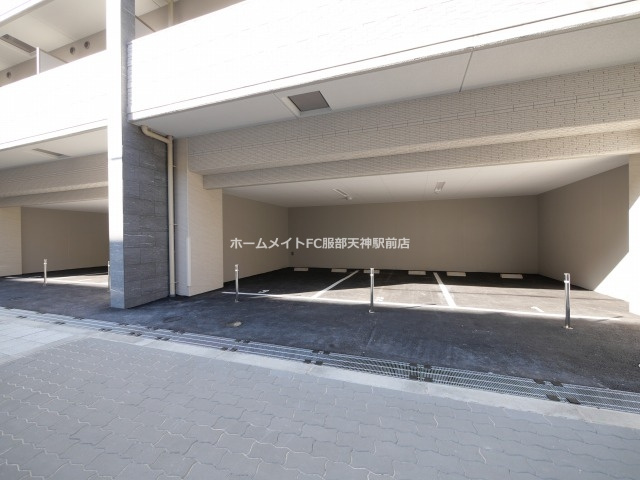 エスリードレジデンス梅田マークスの駐車場
