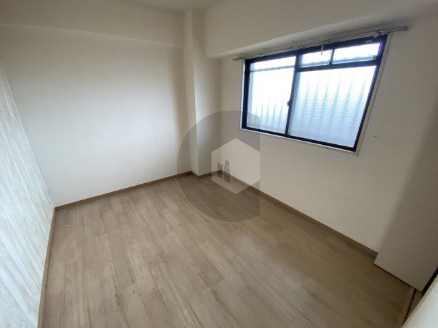 鴻池クレストの洋室