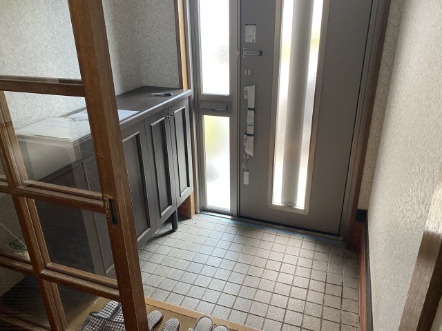 網走市潮見5丁目124番52中古住宅の玄関