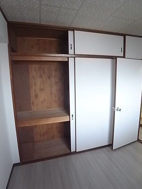 平井マンションの収納