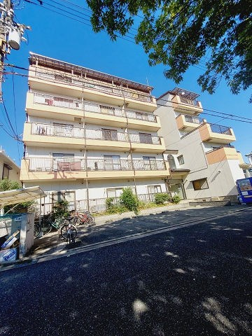 平井マンションの外観