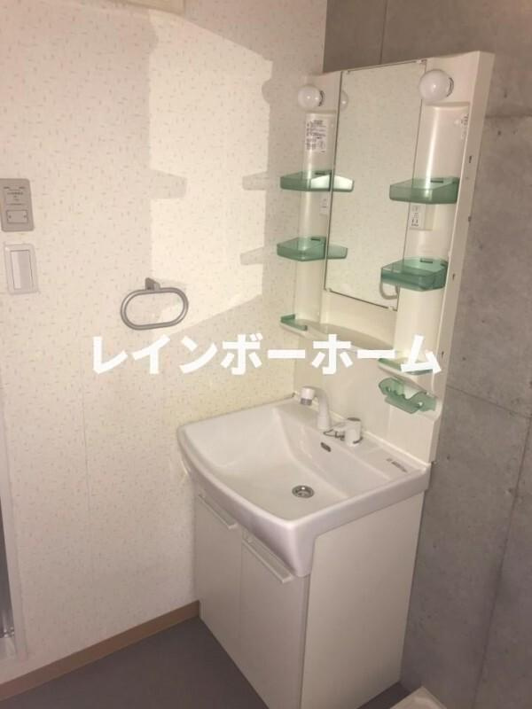 ソレイユ岸の独立洗面台