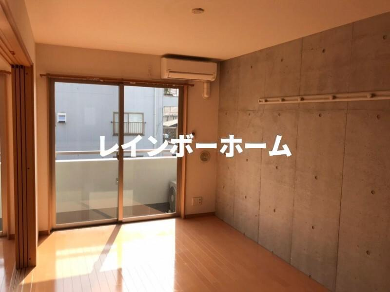 ソレイユ岸の居間・リビング