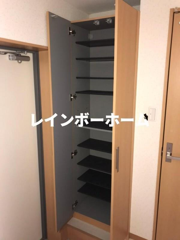 ソレイユ岸の玄関