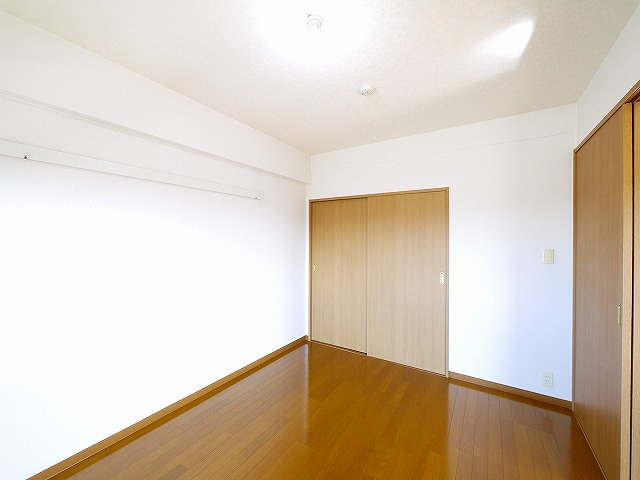アイリスハイツ7号館の洋室