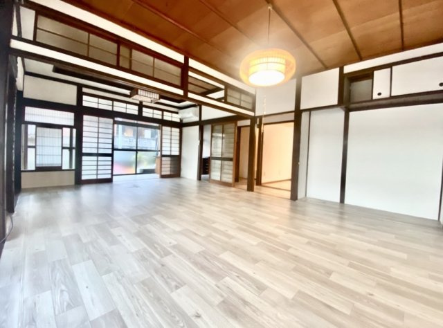 柳谷町戸建の洋室|※写真は2024年12月リフォーム完成時点のものです。