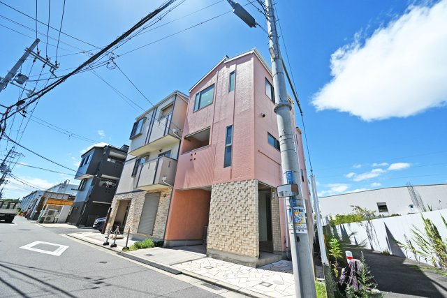 摂津市鳥飼西4丁目中古一戸建て│4LDK+駐車2台可の外観|現地、お気軽にご見学できます。