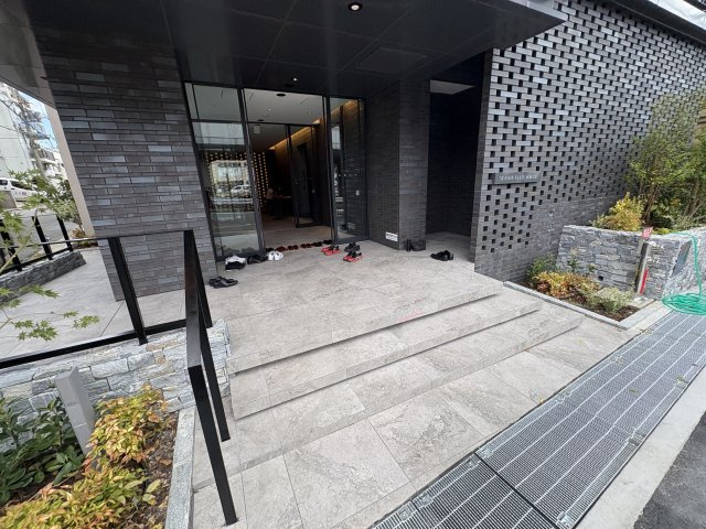【エントランス】 | シーズンフラッツ緑地公園