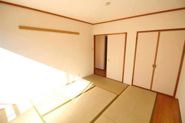 アゼリアコートの和室|※同タイプの間取りの別号室となります。現況優先です。