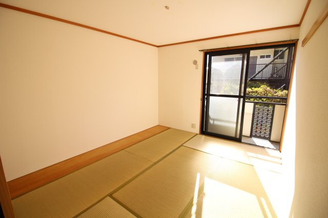 アゼリアコートの和室|※同タイプの間取りの別号室となります。現況優先です。