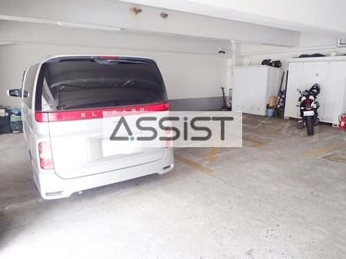 マンションVIP中野坂上の駐車場