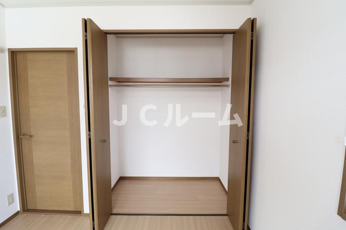 ロイヤルガーデン子安Bの収納