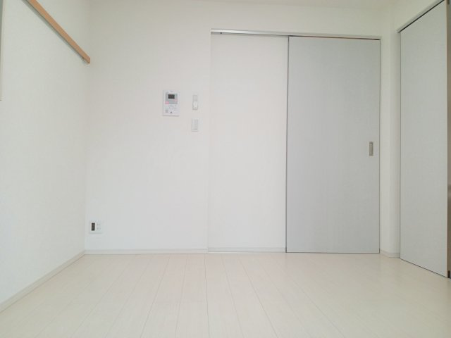 川崎市麻生区高石１丁目のアパートの洋室|参考写真
