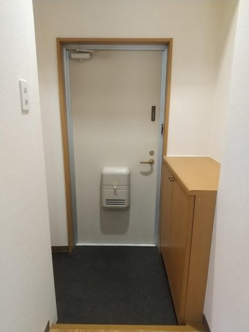 エルロード住吉7号館の玄関