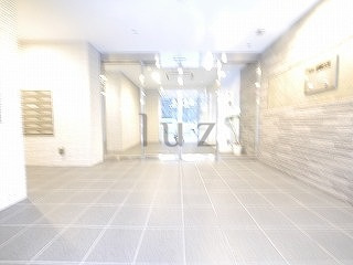 ルメイユ横浜関内のエントランス