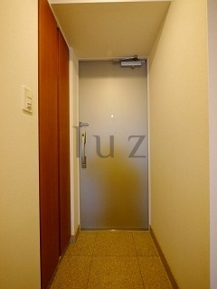 ルメイユ横浜関内の玄関