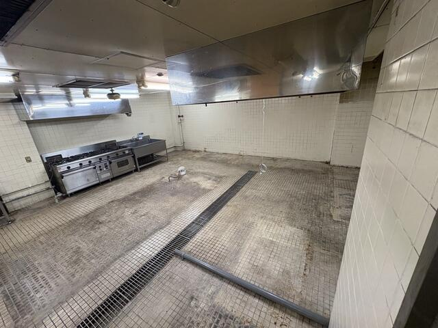 【駐車場】 | 日本パーティビル