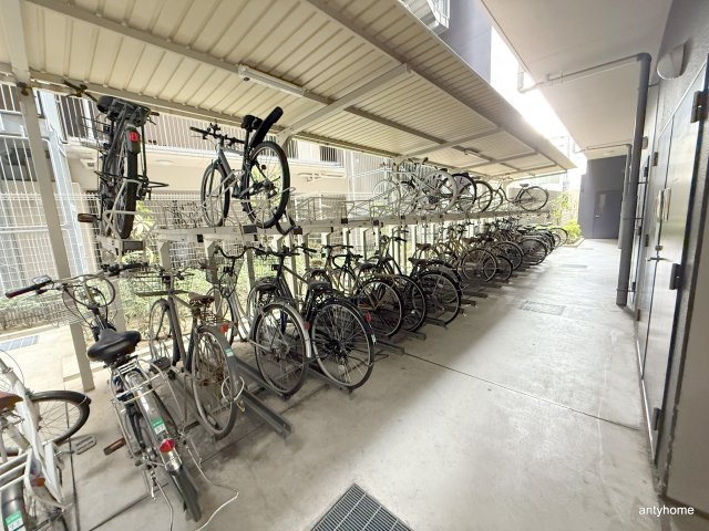 エステムコート阿波座プレミアムの駐車場
