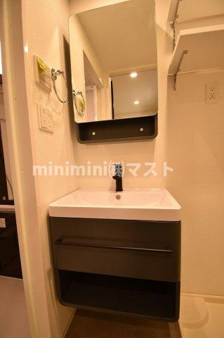 セレニテ堺筋本町リアンの洗面所
