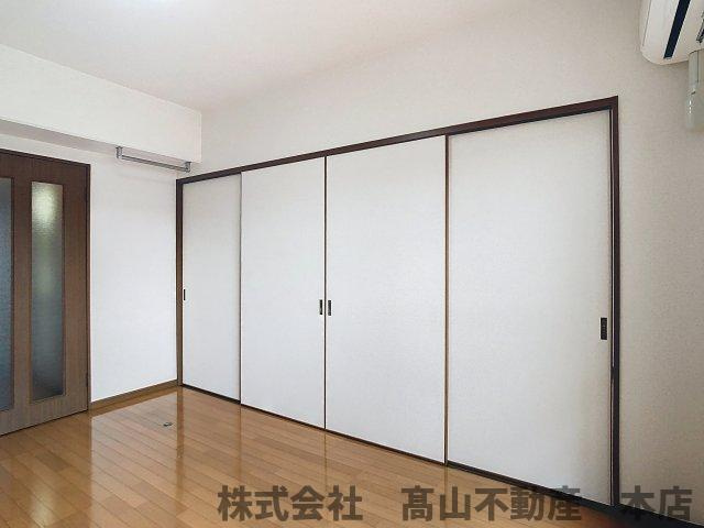宗像市石丸１丁目の賃貸マンションの居間・リビング