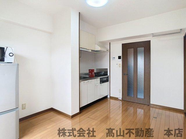 宗像市石丸１丁目の賃貸マンションの居間・リビング