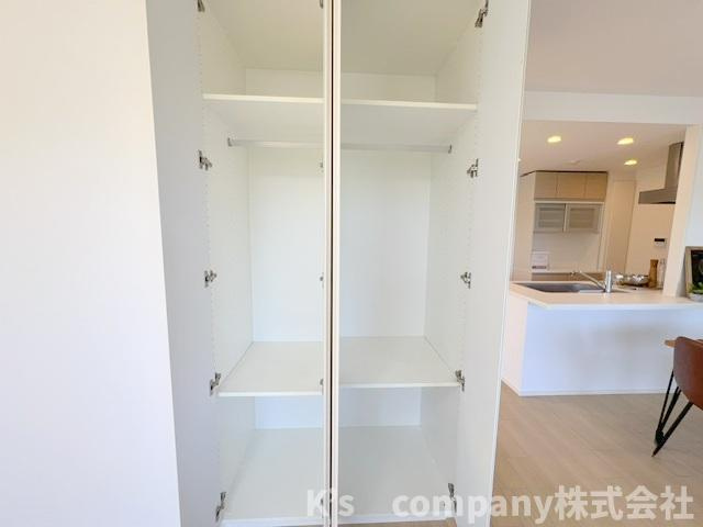 茅ヶ崎市汐見台　リストレジデンス茅ヶ崎海岸の収納|リビング収納付き☆急な来客でも対応できます☆