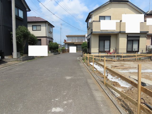 川越市下広谷新築戸建の前面道路含む現地写真