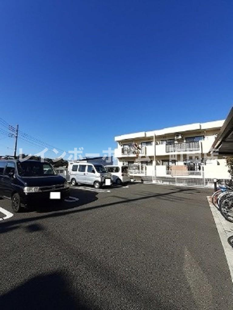 グランディール天神※初期費用分割あと払いサービス利用可能物件の駐車場
