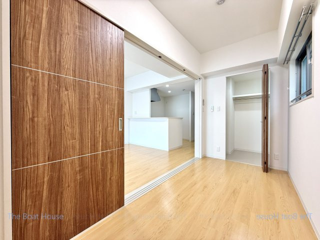 パークゲート栄白川の洋室
