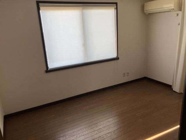 厚木市長谷戸建の洋室