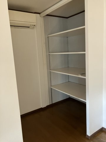 厚木市長谷戸建の収納