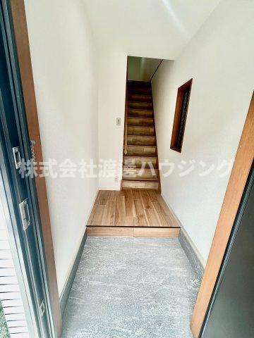 門真市岸和田3丁目一戸建の玄関