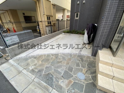 【駐車場】 | F&P | 駐車場に車を止められます