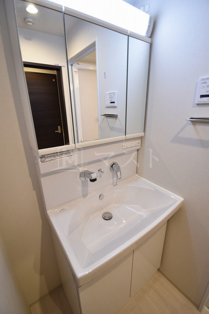 大阪市西区靱本町１丁目の賃貸マンションの洗面所