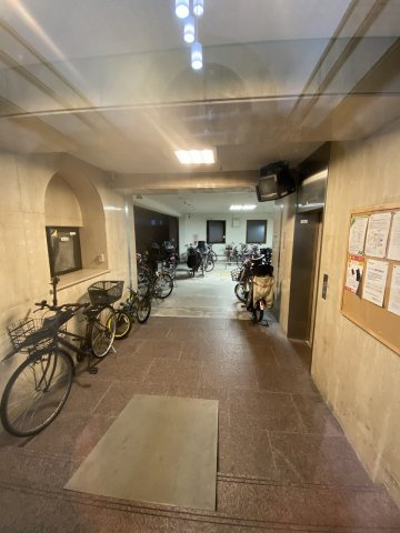 大阪市西区南堀江２丁目の賃貸マンションのロビー