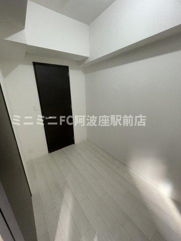 大阪市西区京町堀３丁目の賃貸マンションの洋室