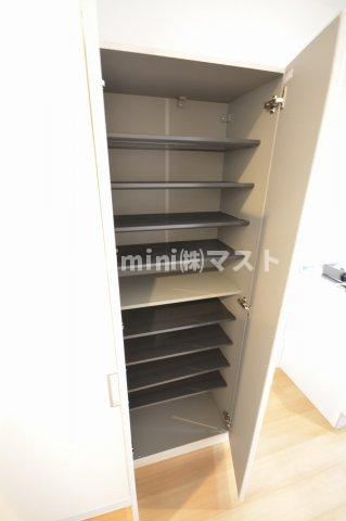 大阪市港区弁天３丁目の賃貸マンションの収納