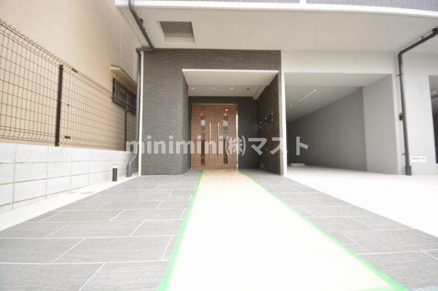 大阪市港区弁天３丁目の賃貸マンションのエントランス