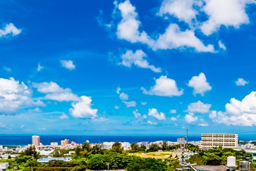 沖縄西海岸のサンセットを望む、北谷のラグジュアリーホテルの展望|東シナ海を見下ろす眺望