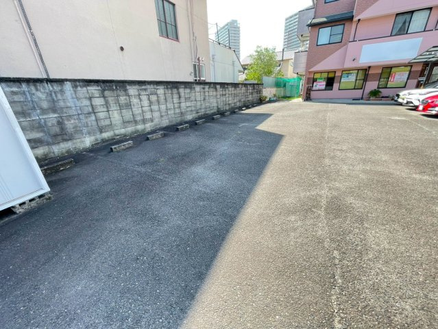 安城市昭和町貸店舗の駐車場