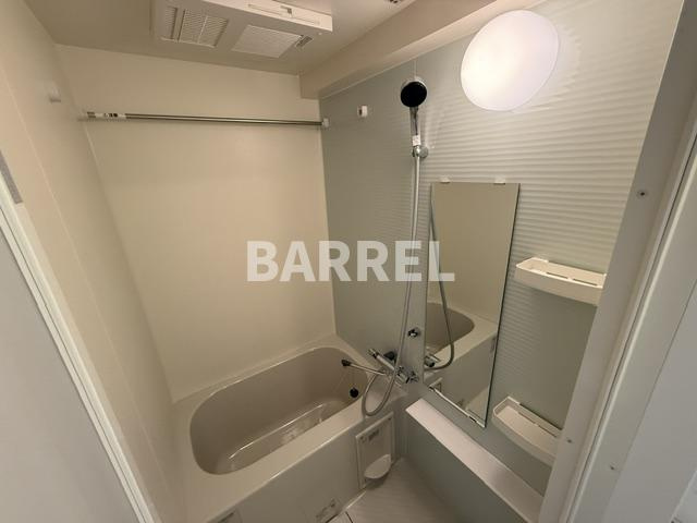ファーストフィオーレ川西プリモの浴室