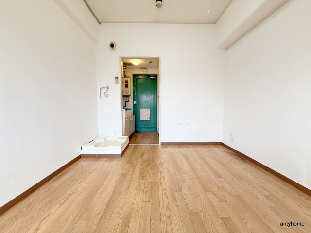 プラス九条　仲介手数料無料の洋室