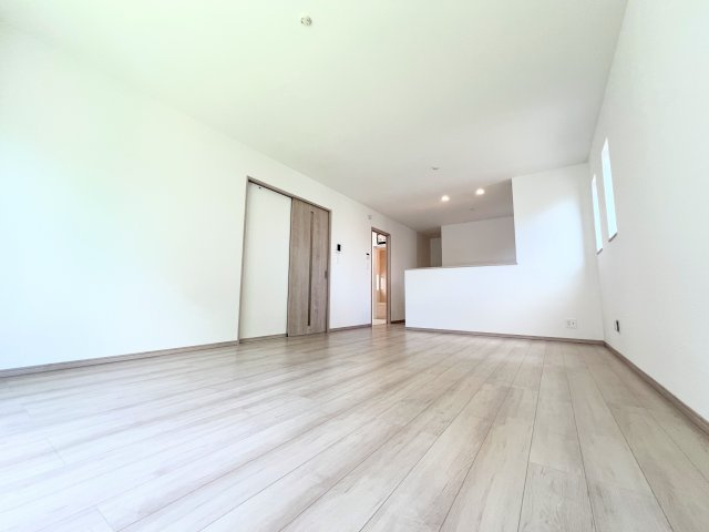 立川市砂川町6丁目　全2棟　新築戸建　の居間・リビング