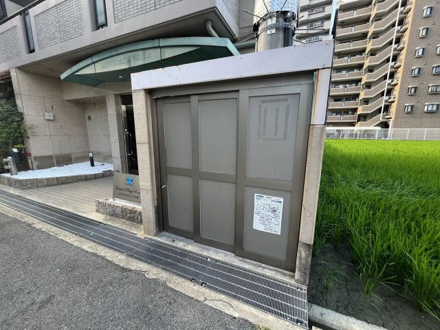 吹田市江坂町１丁目の店舗事務所のその他共用部分|ごみ置き場