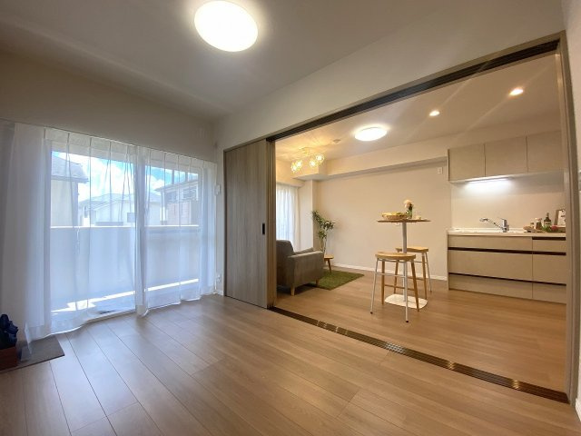 レクセル新狭山の子供部屋|間取り図右下の洋室（5.0帖）。子供部屋や書斎、リモートワークスペースなど多用途にご活用いただけます。