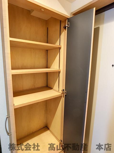 宗像市石丸３丁目の賃貸マンションの収納